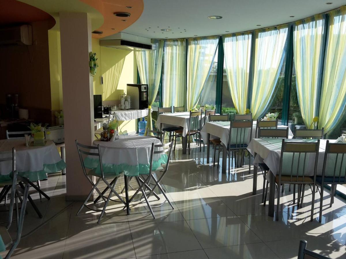 Sania Hotel ออบซอร์ ภายนอก รูปภาพ